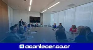Inicia reunión entre Laura Fernández y fracción del PLN en la Asamblea Legislativa