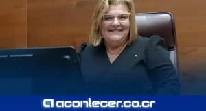 Kattia Calvo rechaza «mitos» sobre privatización y defiende a fondo proyecto eléctrico del Gobierno