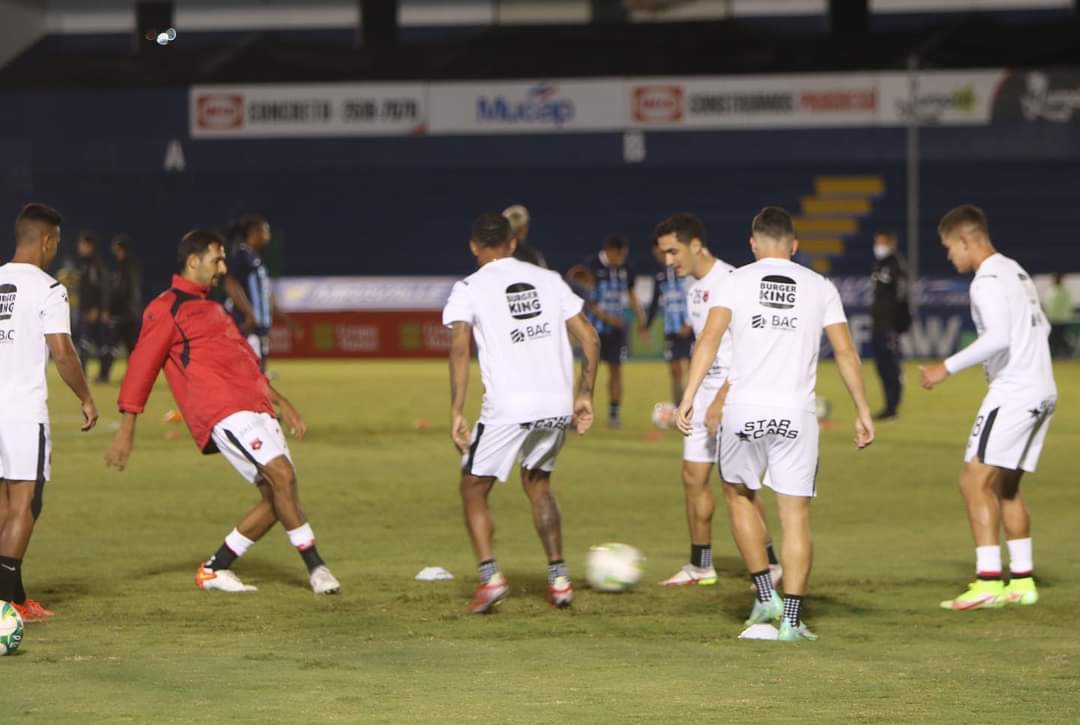 Cartaginés Ahonda En La Crisis De Un Alajuelense Hundido