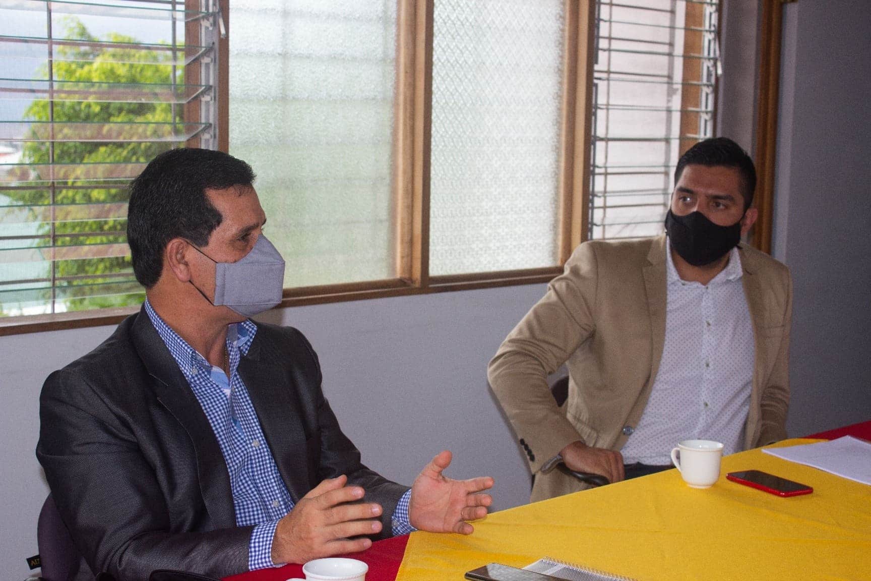 Hernán Solano propone reformar la constitución política