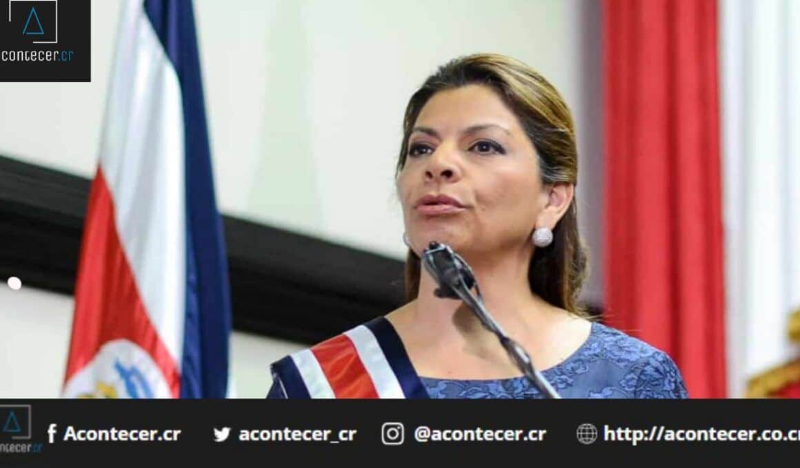 Laura Chinchilla anuncia su adhesión a Carlos Ricardo Benavides