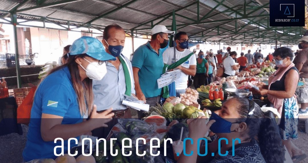 Paola Nájera, candidata a diputada del Partido Progreso Social Democrático, visitó el cantón de Turrialba.
