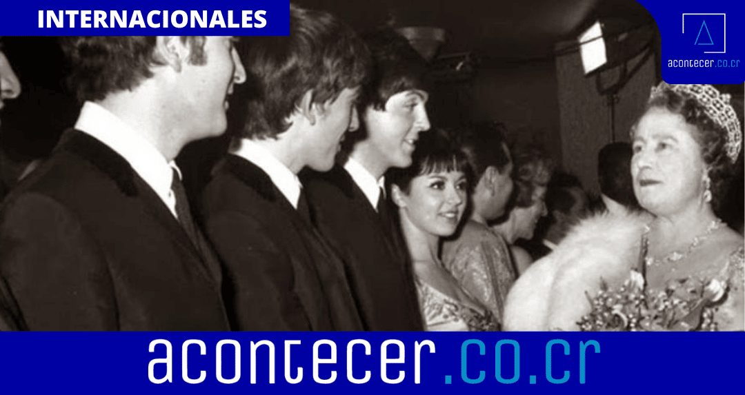 La reina Isabel con personajes históricos