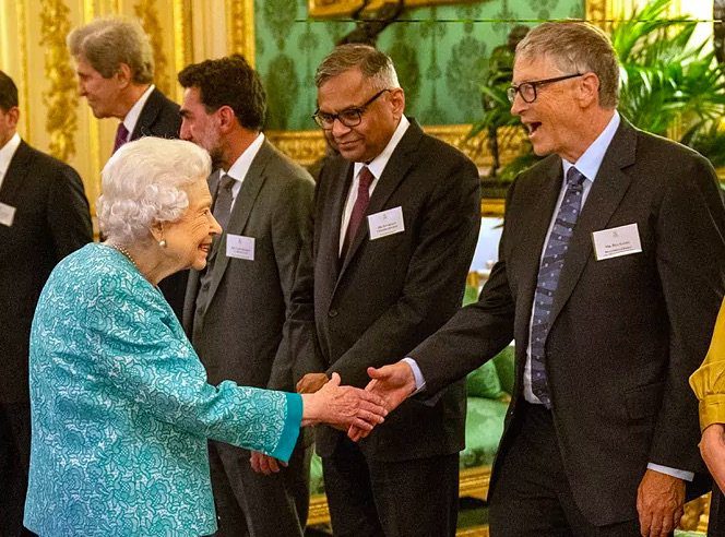 Reina Isabel con Bill Gates