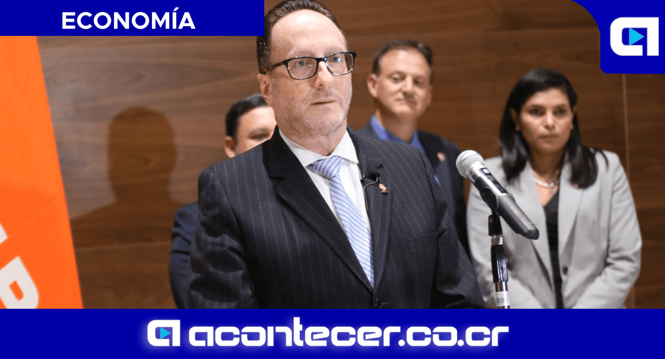 En imagen, Eli Feinzaig, jefe de fracción del PLP
