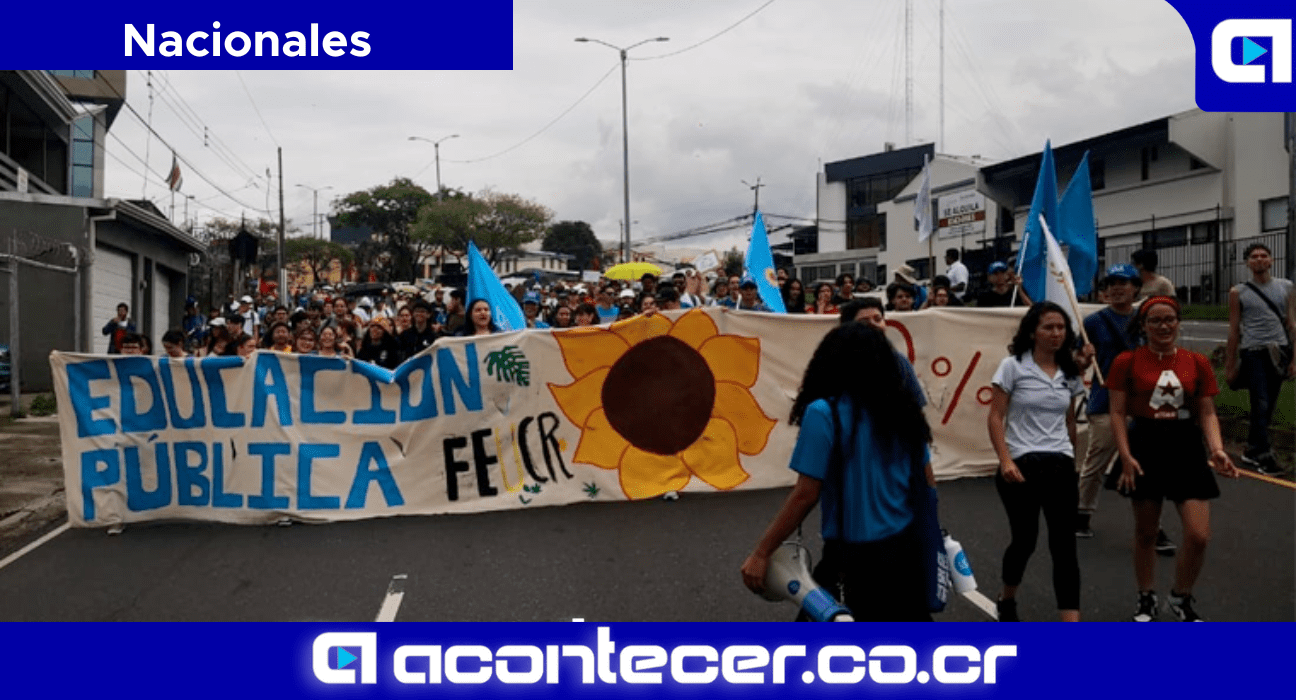 Universitarios Protestan Por El Fees