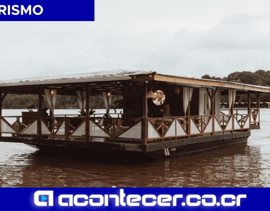 Katonga Es Un Restaurante Flotante En Tortuguero, Limón. Es Perteneciente Al Grupo Mawamba