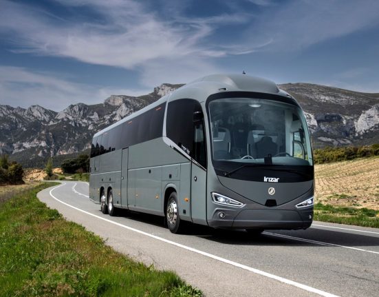 Mercedes-Benz lanza su primer bus de lujo en Costa Rica con tecnología de punta y enfoque en seguridad