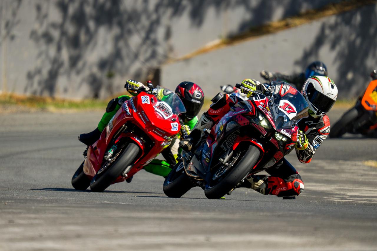 Andrea Sala Se Impone En La Primera Fecha Del Ama Superbike Y Vence A Su Padre En La Categoría 300 Cc