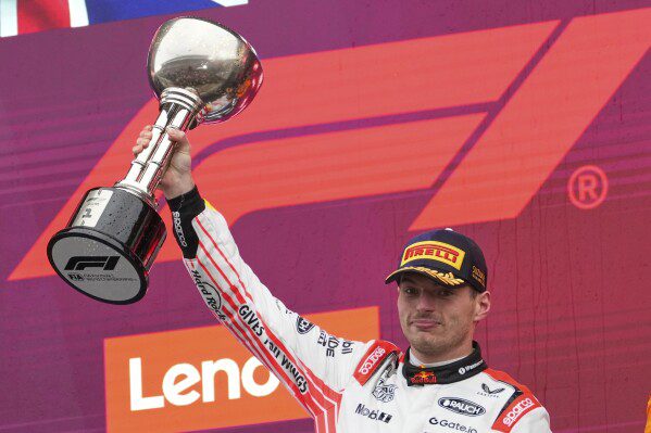 Max se impuso en Suzuka y recortó distancia en el campeonato de F1