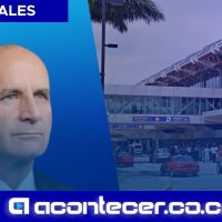 José María Figueres fue captado ayer saliendo del país con gesto serio en el Aeropuerto Juan Santamaría