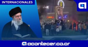 Manifestantes antirrégimen derribaron una estatua de Jamenei en Galleh Dar, provincia de Fars, Irán